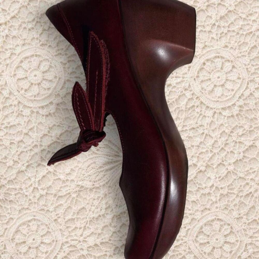 Naot Women's Burgundy Mary Jane Pump Heels Size 37 US 6-6.5